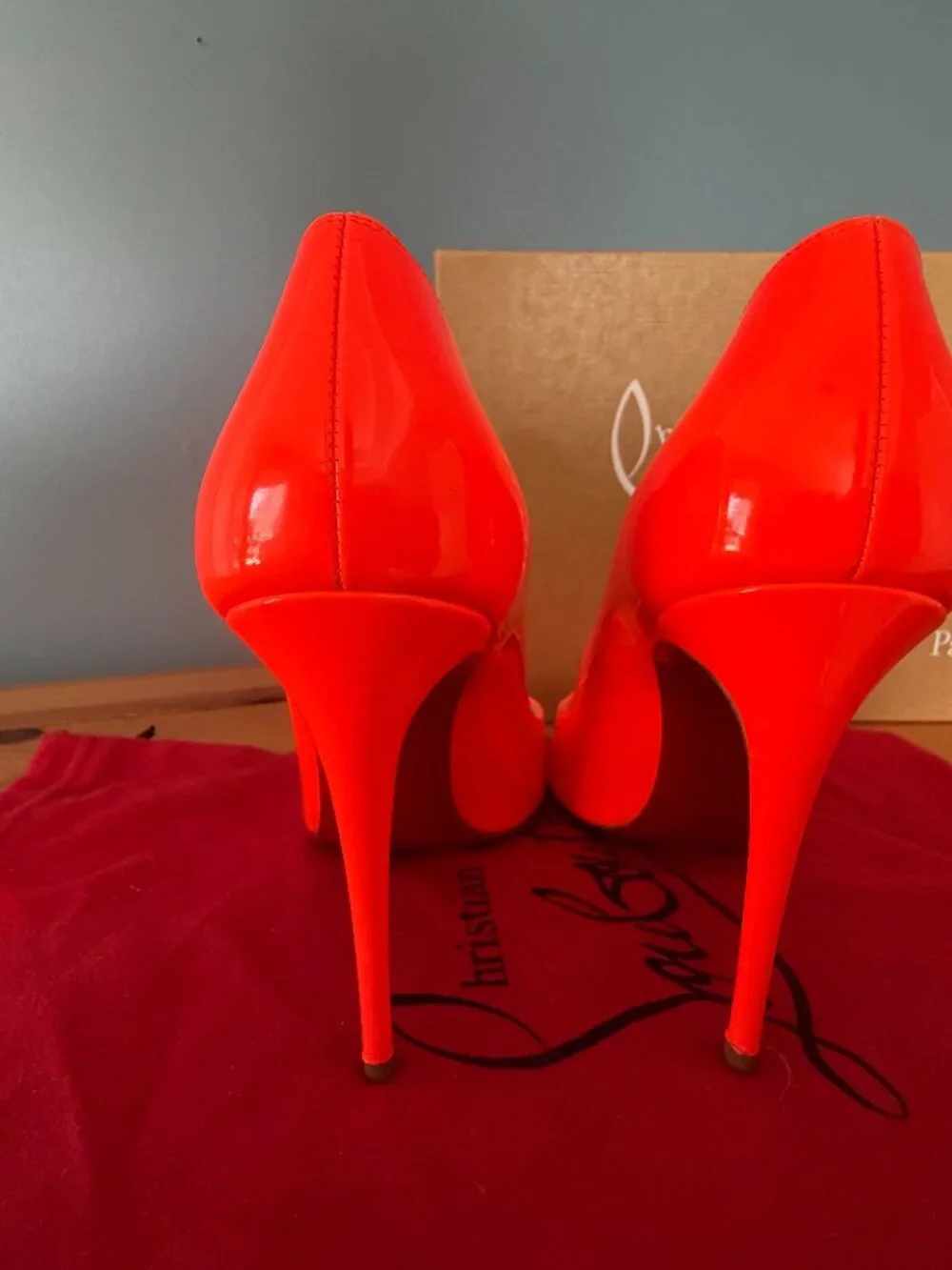 Christian Louboutin Hot Chick 100 Fluo Fizz Patent Pumps EU 36.5 US 6.5